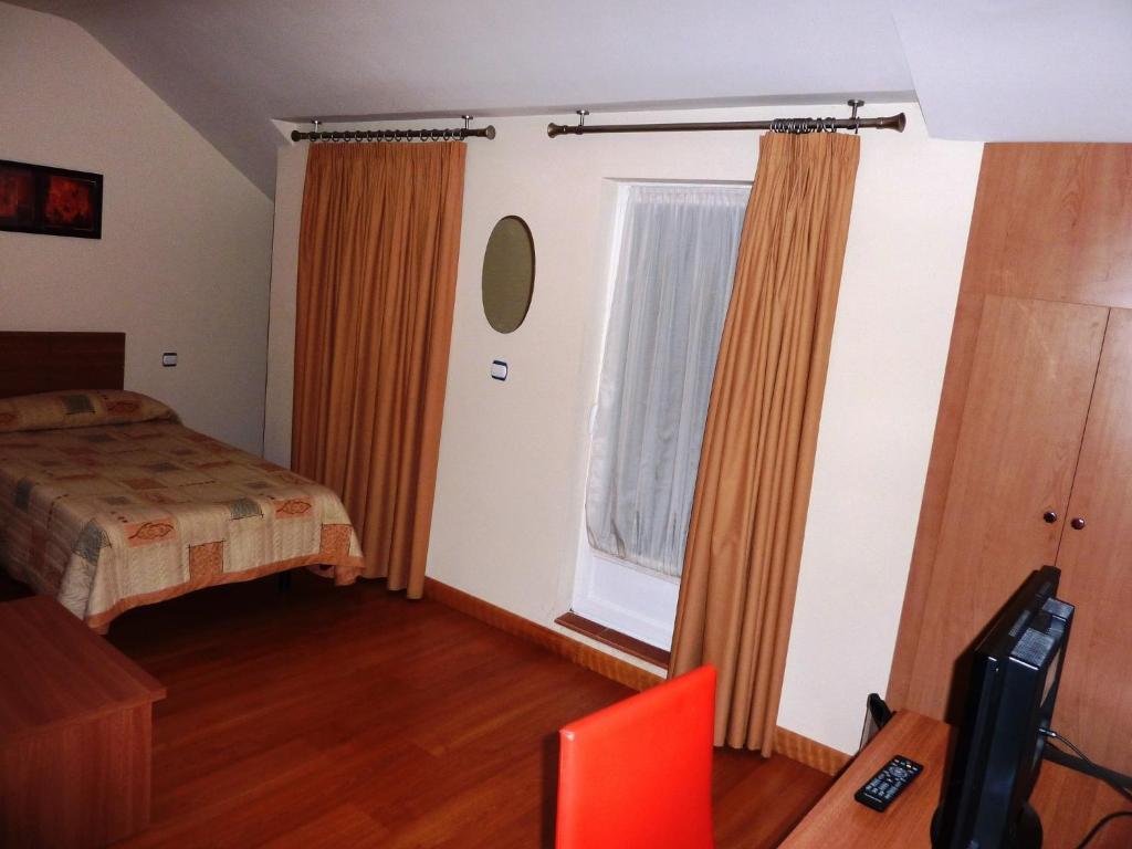 Single Room,63102823:JPEG